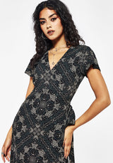 Poem Motte Druck Wickel Midi Kleid