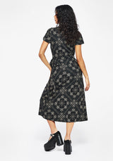 Poem Motte Druck Wickel Midi Kleid