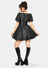 Nocturna Jacquard Scoop Hals Puffball Mini Kleid