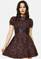 Annabel Umkehren Rabe Druck Gerafft Mini Kleid