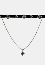 Crucentia Gelagert Halsband