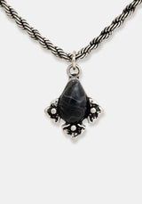 Crucentia Gelagert Halsband