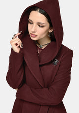 Camilla Bindung Taille Mit Kapuze Mantel With Bug Brooch - Burgunderrot