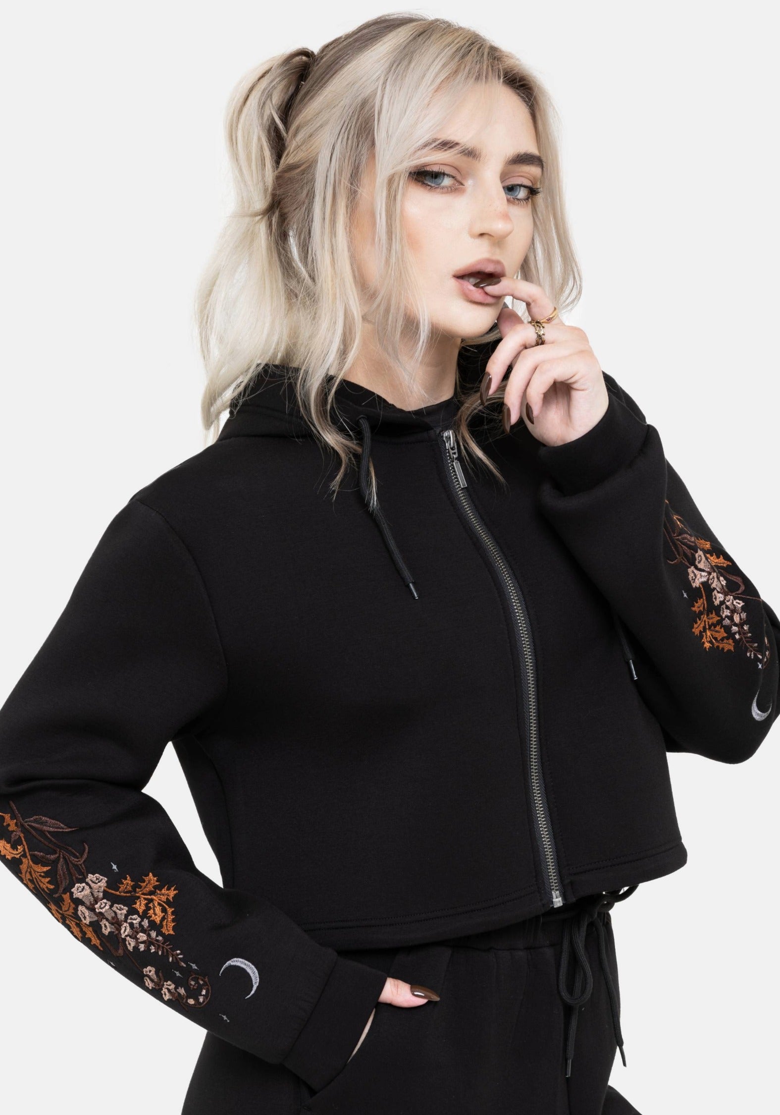 Foxglove Embroidered Zip Up Cropped Hoodie – Disturbia