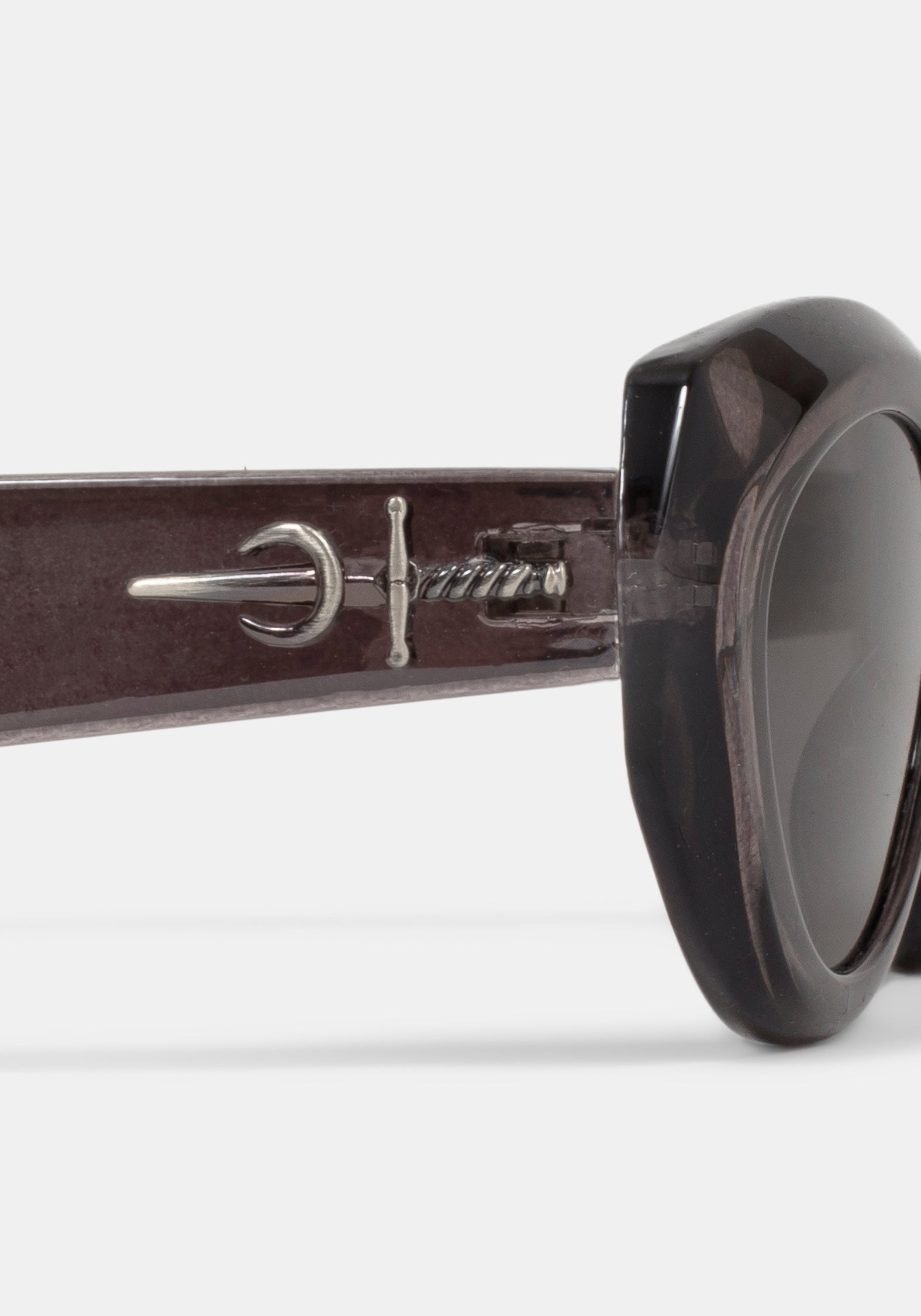 Sabre Dolch Oval Sunglasses