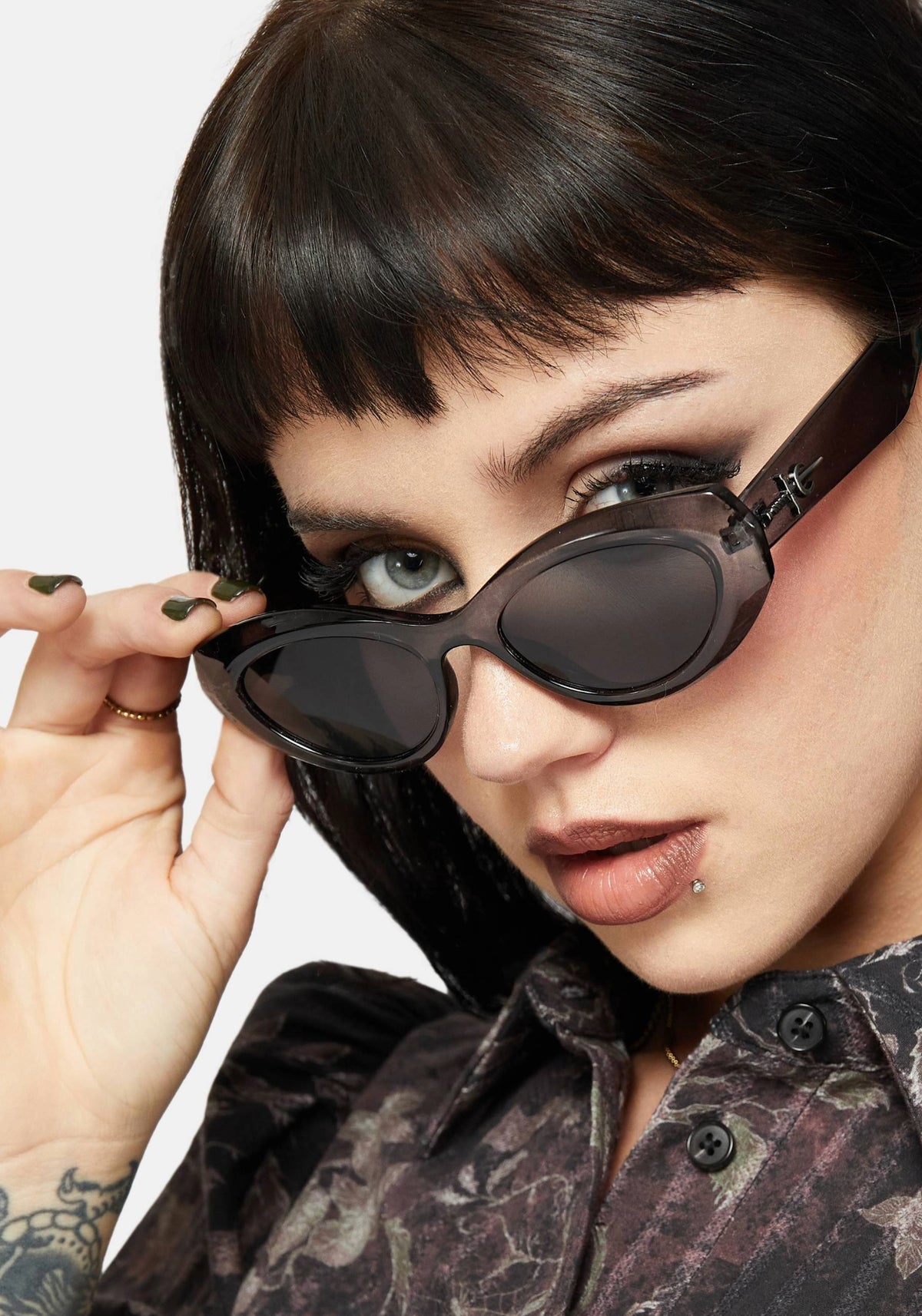 Sabre Dolch Oval Sunglasses