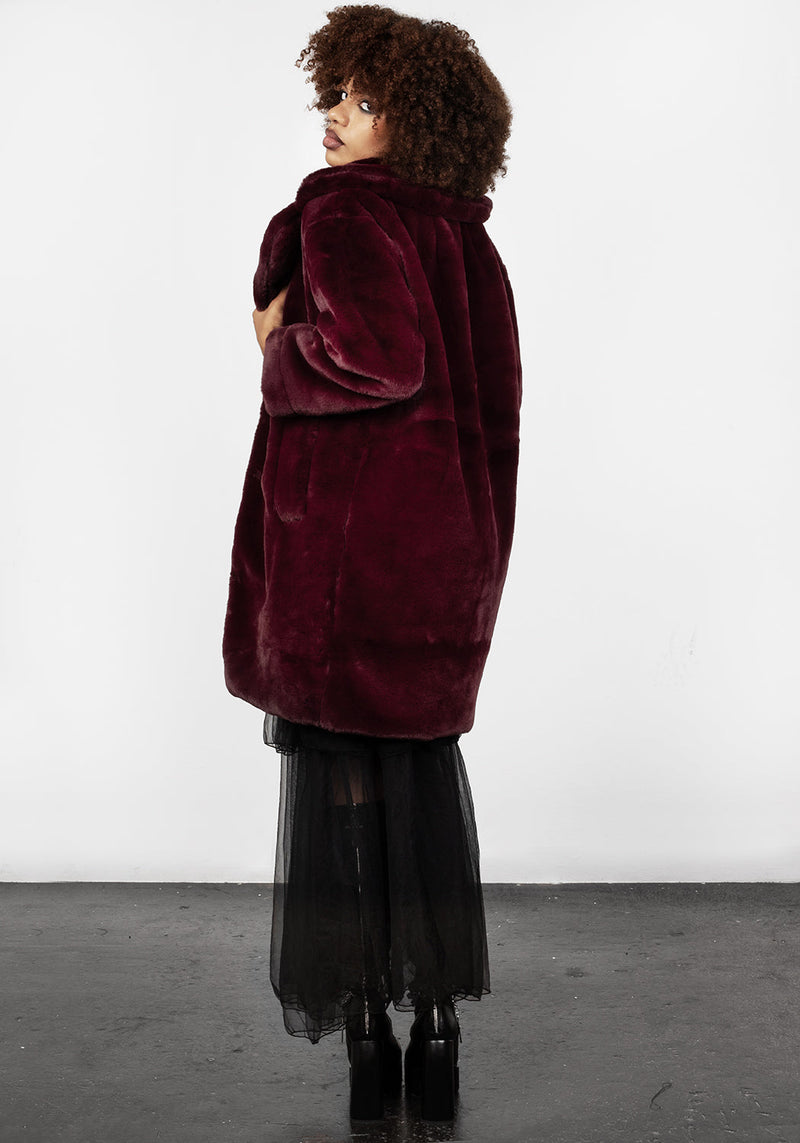 Creature Oversize Pelz Mantel - Plum
