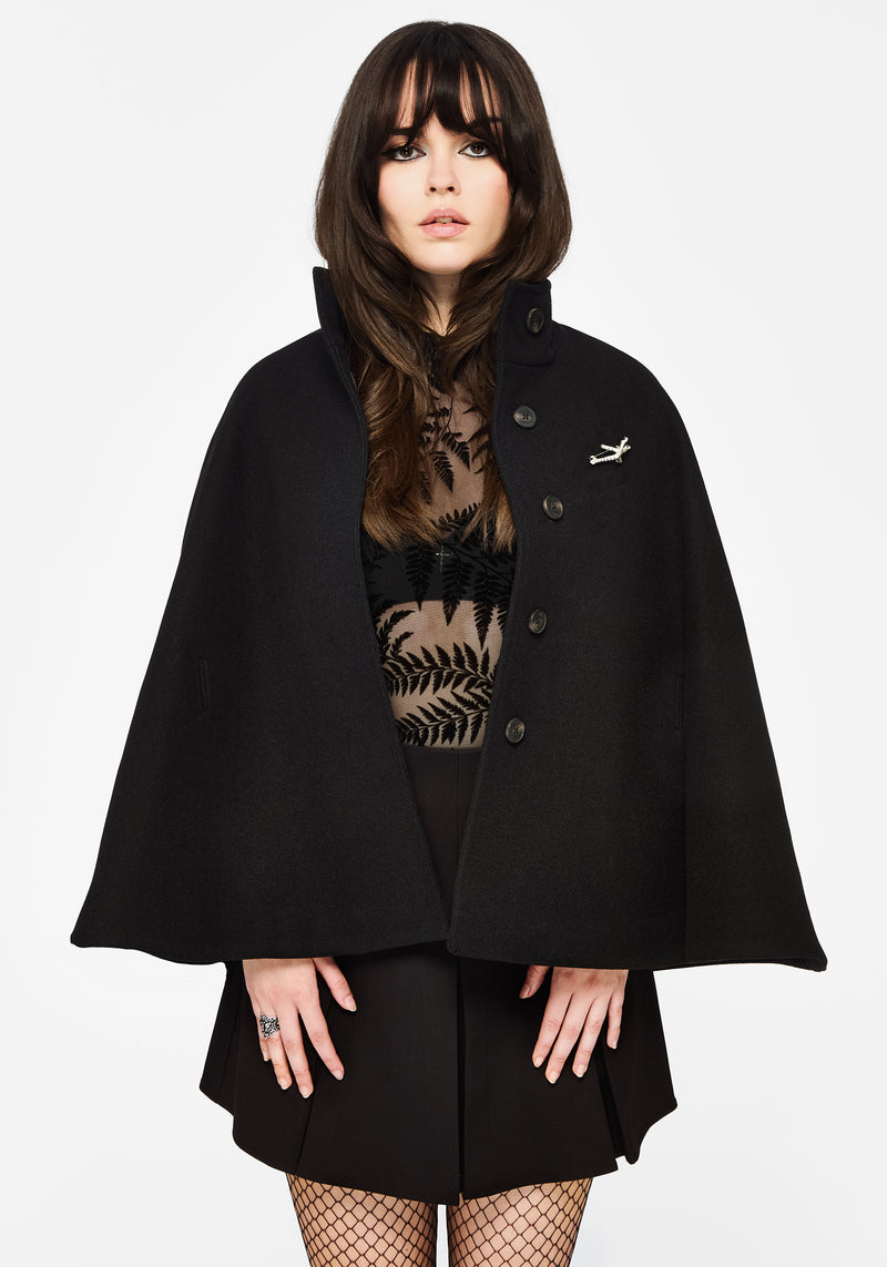 Althea Asymmetrisch Anstecknadel Detail Cape