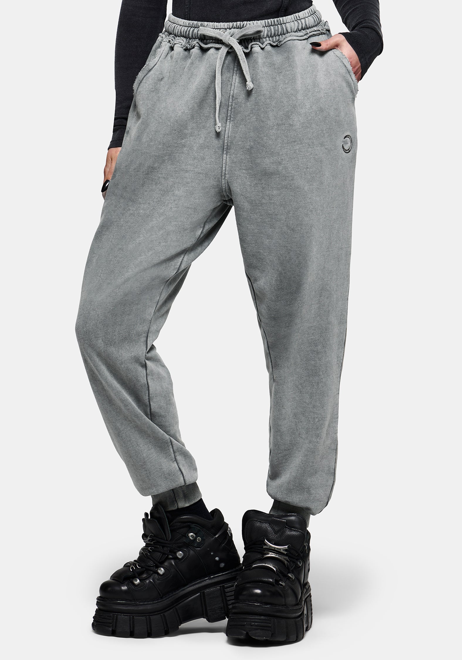 Sylph Fallen Taube Bestickt Mit Manschetten Jogger