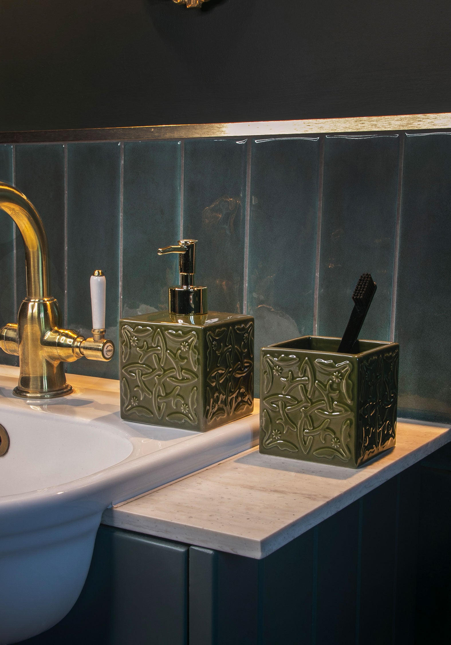 Ashwyn Hexen Tile Badezimmer Set
