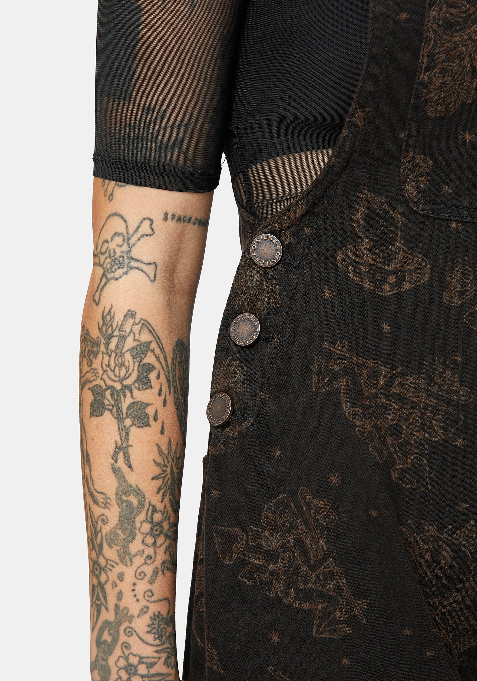 Hexborn Baba Yaga Bedruckt Denim Latzhose