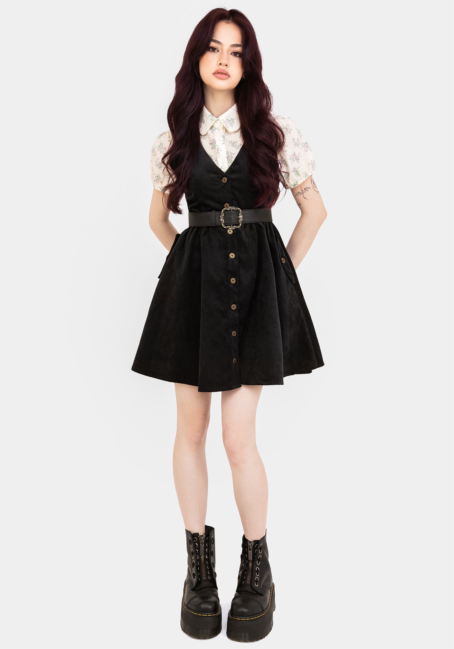 Iris Knopf Hoch Schürzenkleid Mini Kleid
