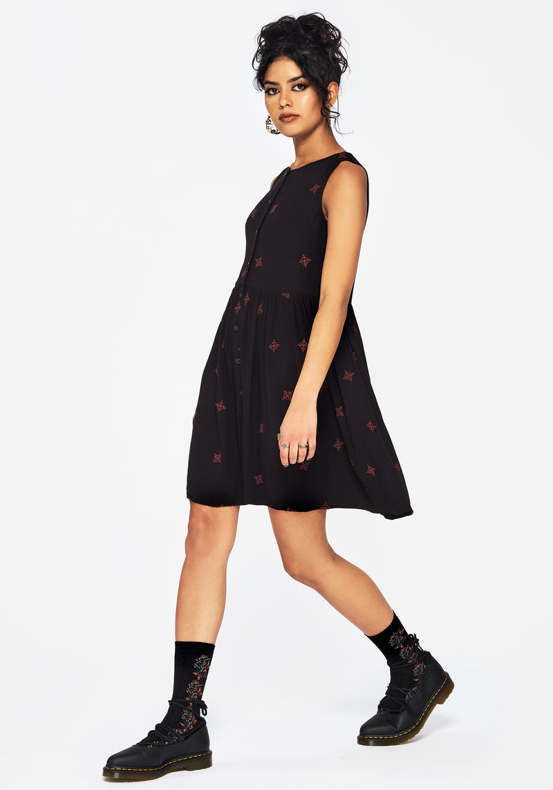 Sublime Witches Knot Bestickt Mini Kleid