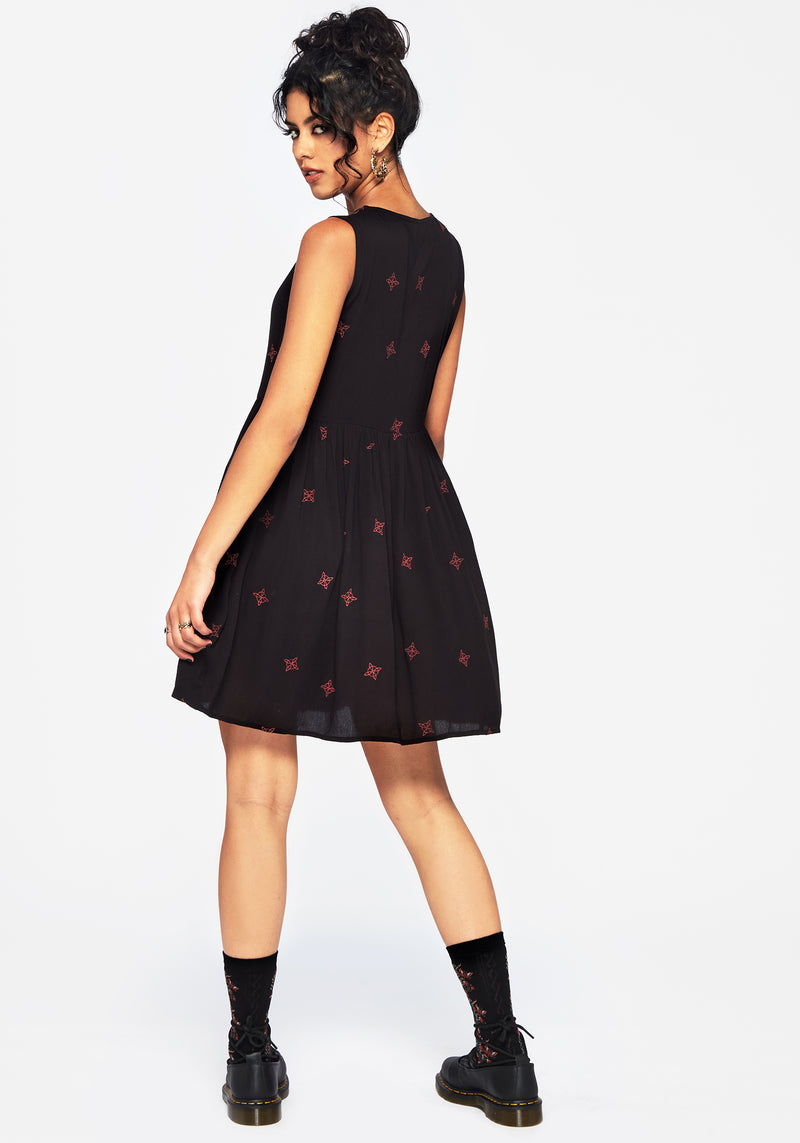 Sublime Witches Knot Bestickt Mini Kleid