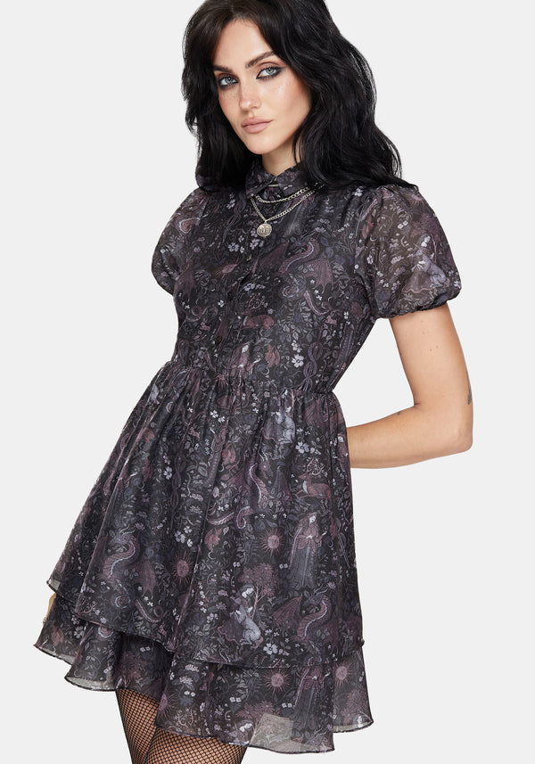 Haunt Medieval Druck Chiffon Smocked Mini Kleid