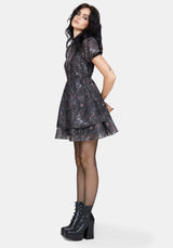 Haunt Medieval Druck Chiffon Smocked Mini Kleid