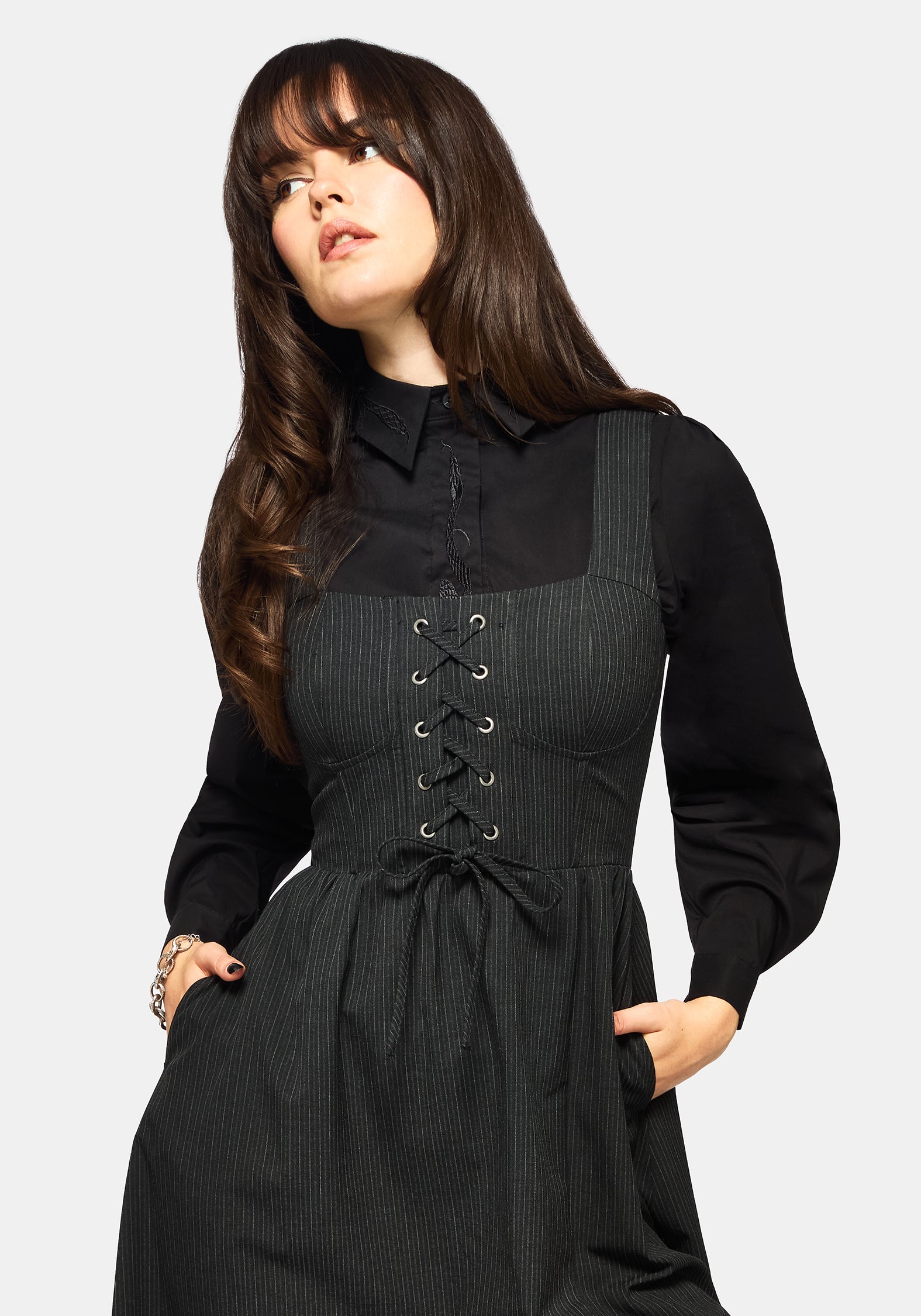 Gloom Spitze Hoch Vorderseite Korsett Detail Nadelstreifen Midi Kleid