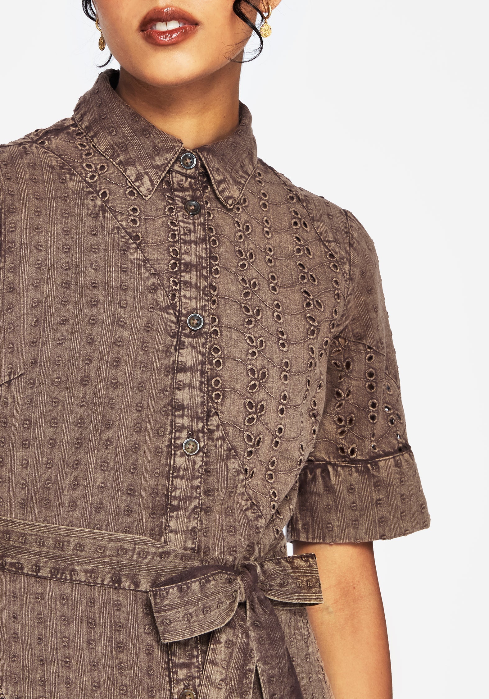 Summerisle Baumwolle Broderie Detail Krawatte Wickel Midi Hemd Kleid