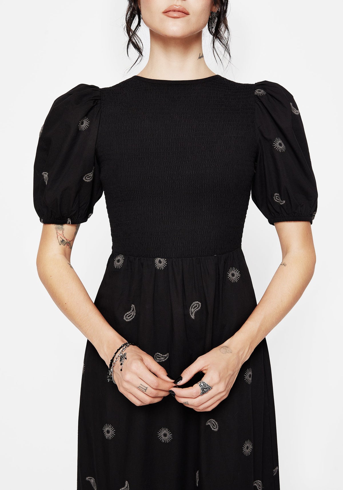 Dawn Sonne Bestickt Gestuft Maxi Kleid