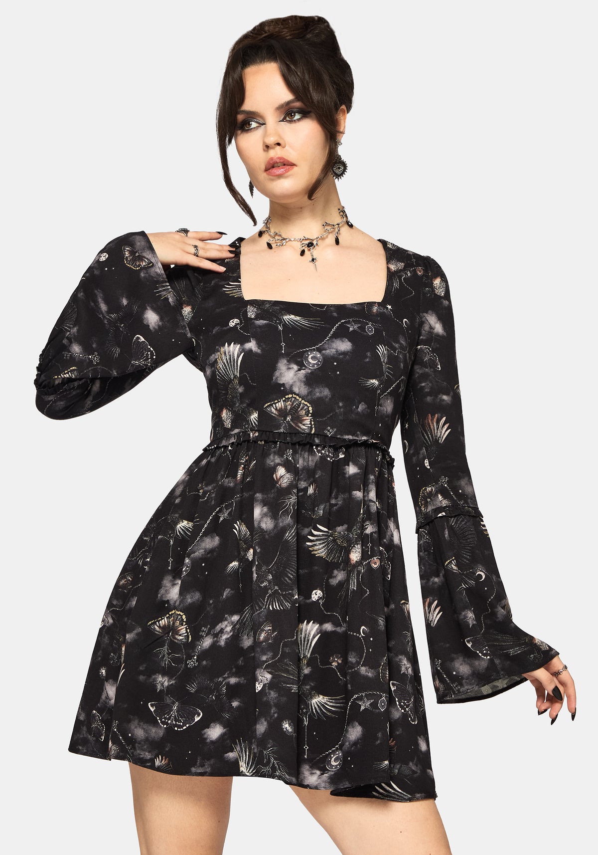 Crimson Magpie Und Motte Druck Mini Rüsche Kleid