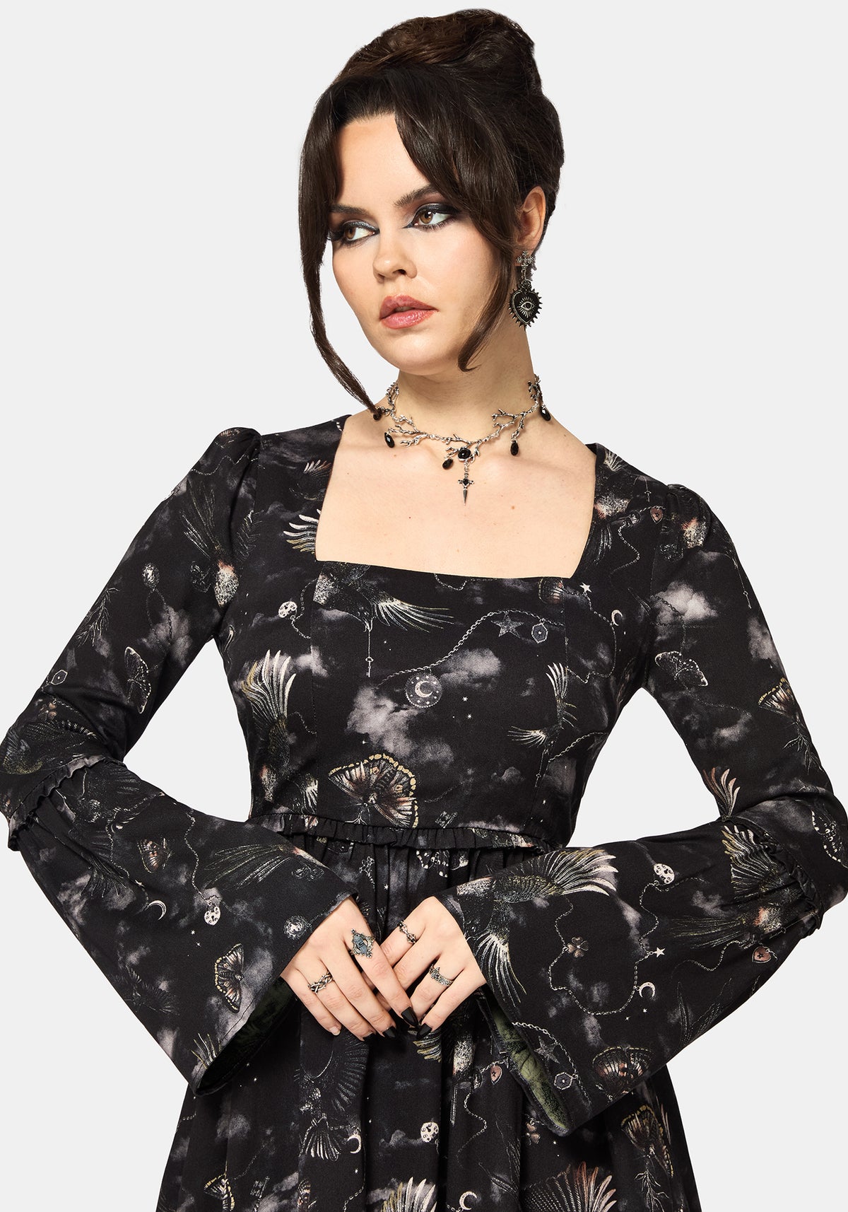Crimson Magpie Und Motte Druck Mini Rüsche Kleid