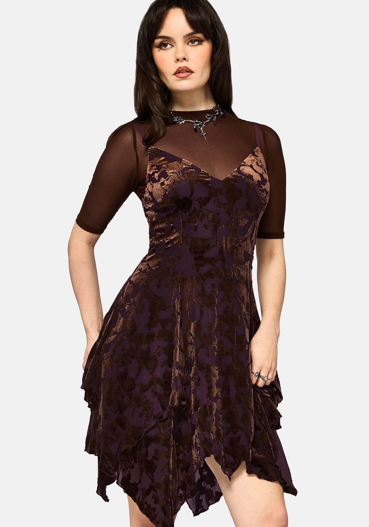Sienna Devore Taschentuch Saum Cami Mini Kleid