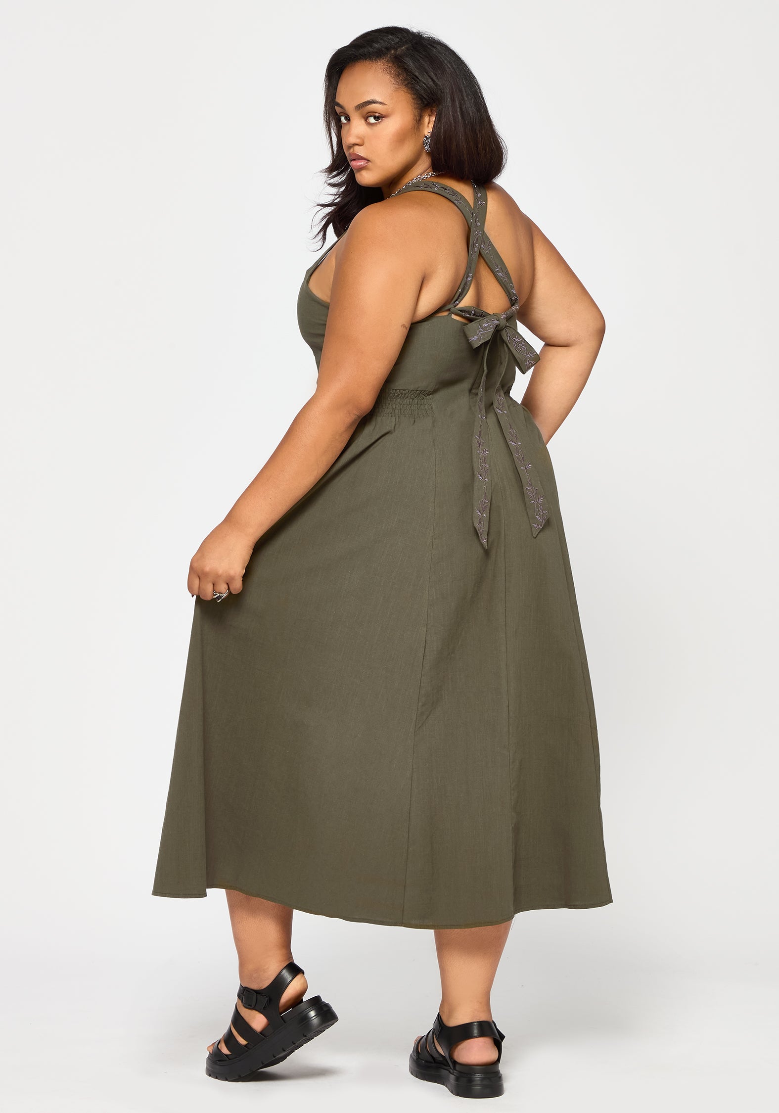 Siora Folklore Embroidered Midi Dress