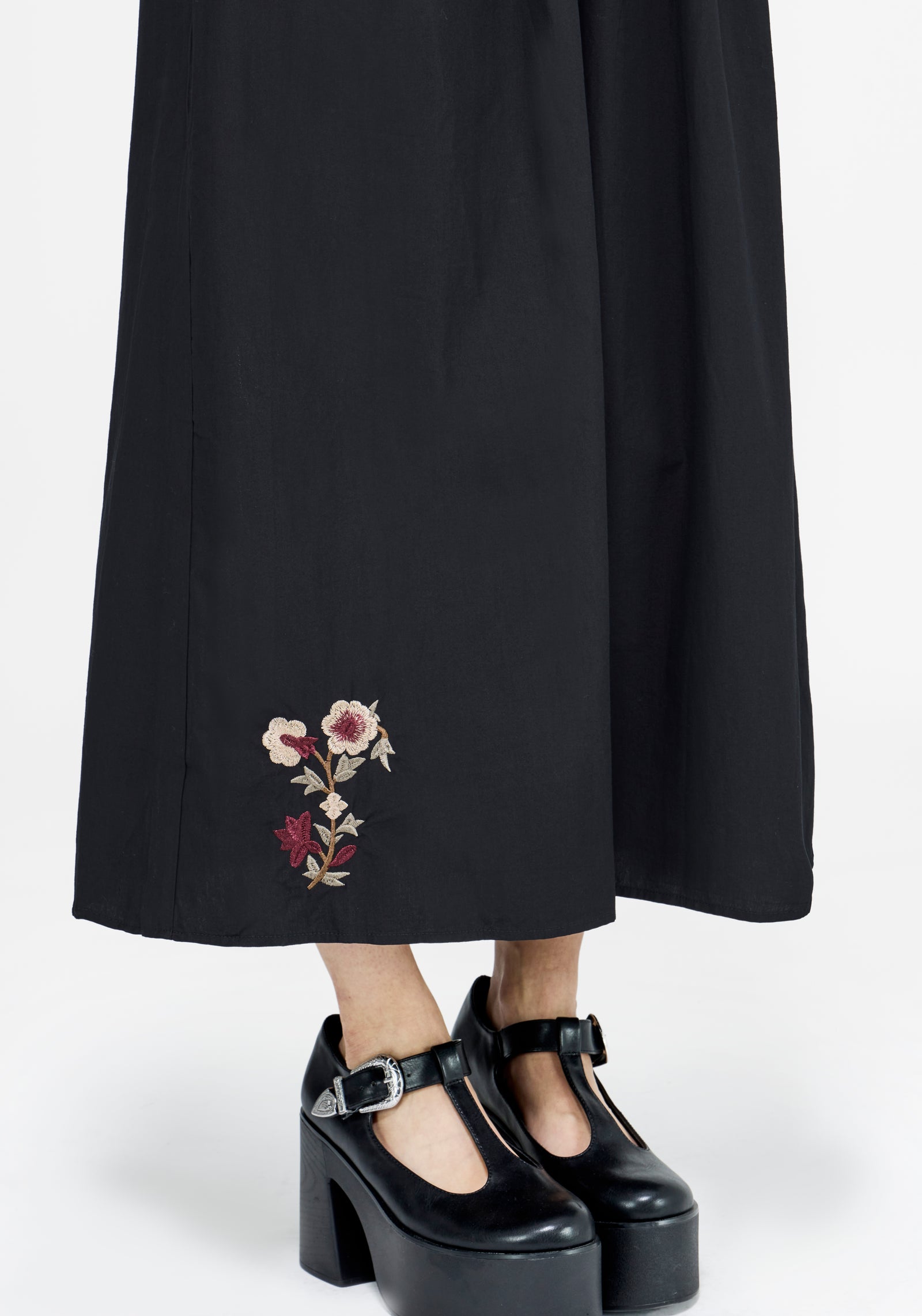Arianwen Bestickt Puffärmel Ärmel Midaxi Kleid - Schwarz