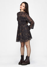 Ember Moth Print Chiffon Gesmokt Minikleid