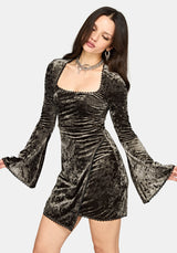 Nellie Grün Velours Slash Hals Minikleid