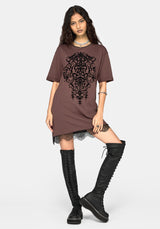 Leucosia Spitzenbesatz Graphic T-Hemdkleid