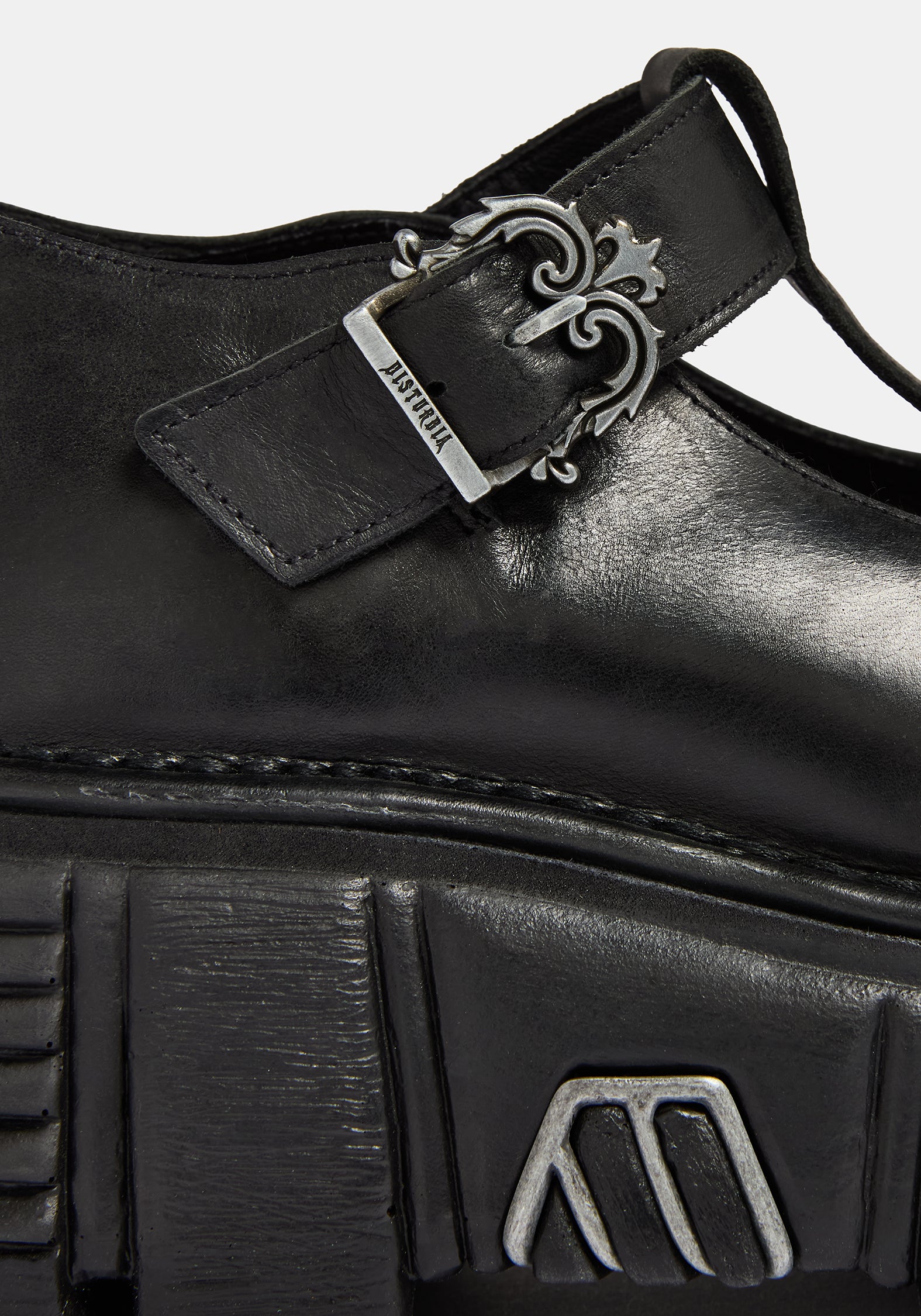 Disturbia x New Rock Bestickt Mary Janes