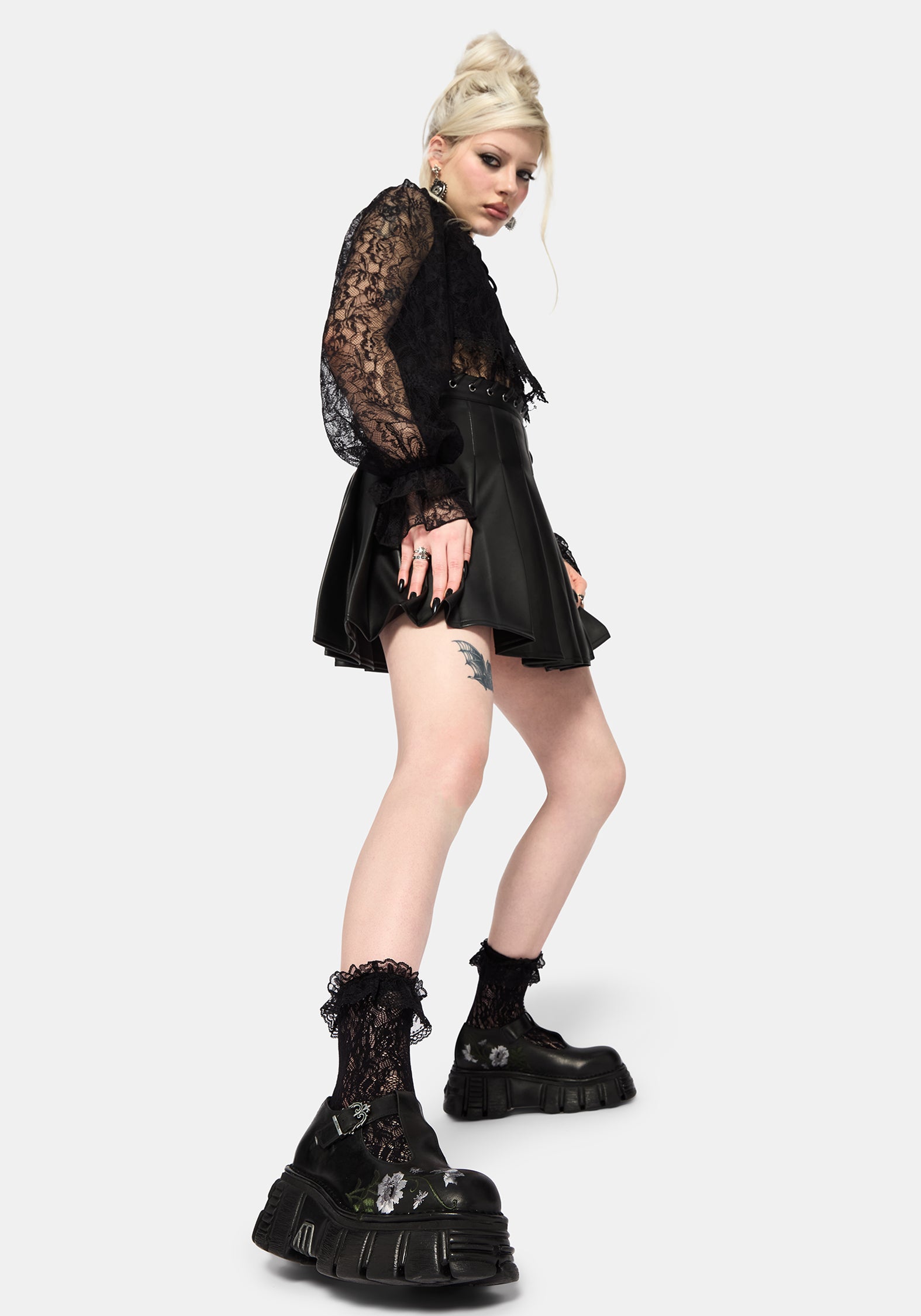 Disturbia x New Rock Bestickt Mary Janes