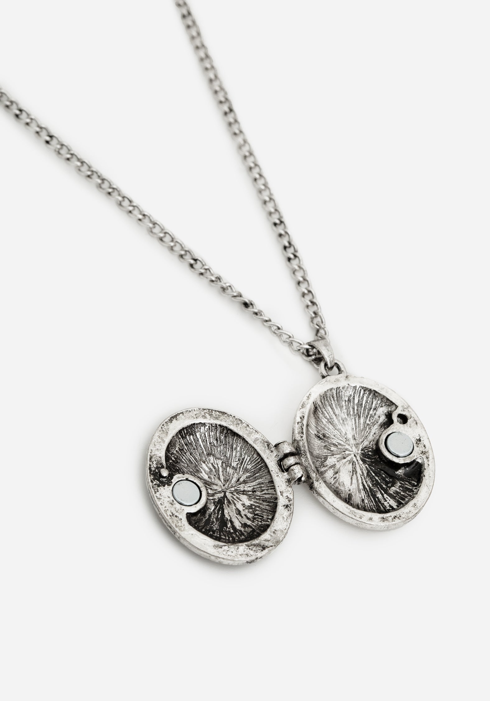 Cerelia Etched Locket Halskette