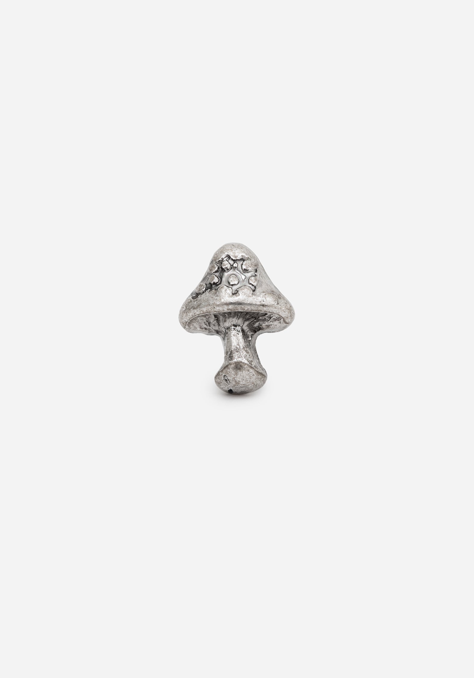 Woodstock Pilz Helix Piercing