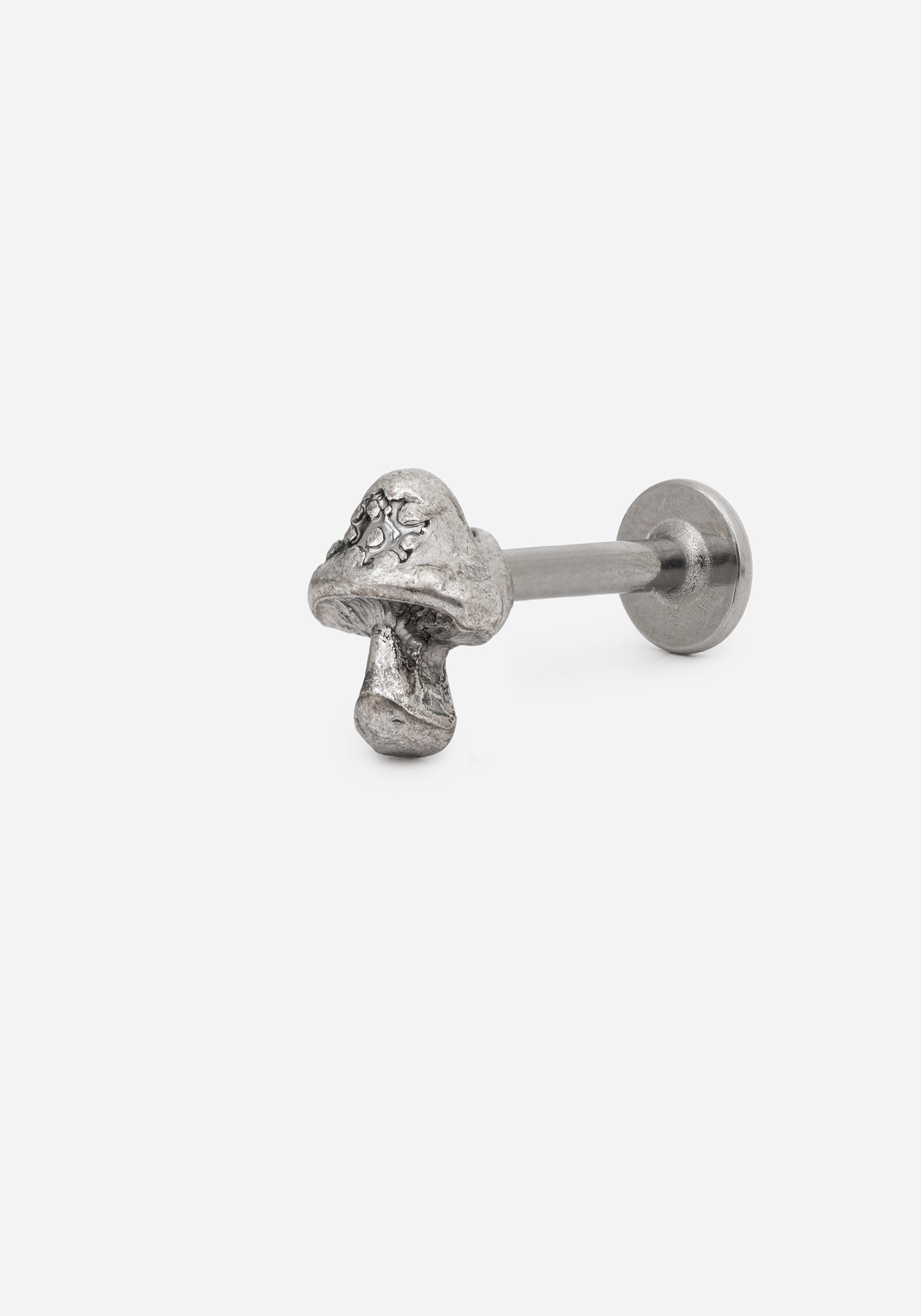 Woodstock Pilz Helix Piercing