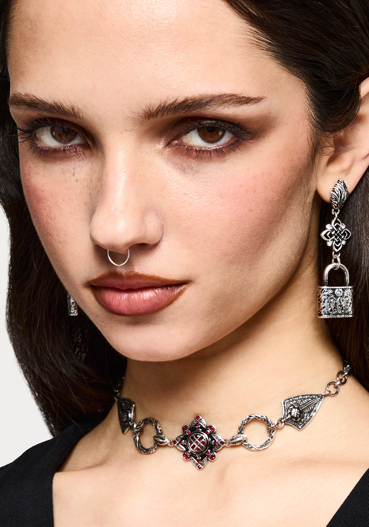 Gorthe Schild Oval Halsband