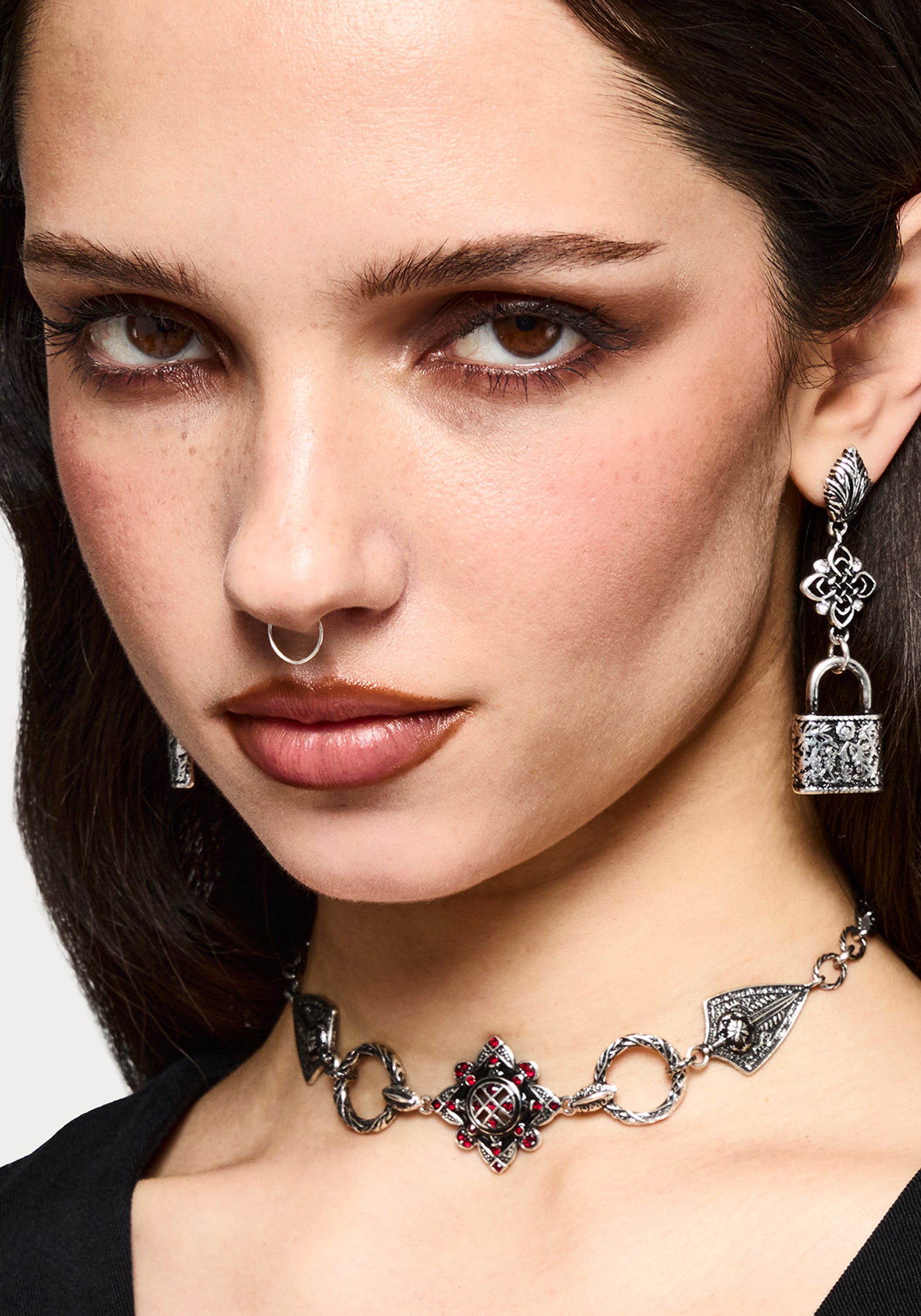 Gorthe Shield Oval Choker