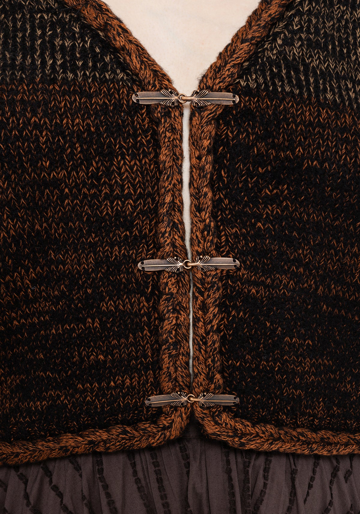Shae Feather Clasp Gestrickt Cardigan