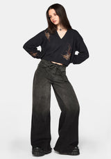 Ember Moth Bestickt V-Hals Strick Pullover