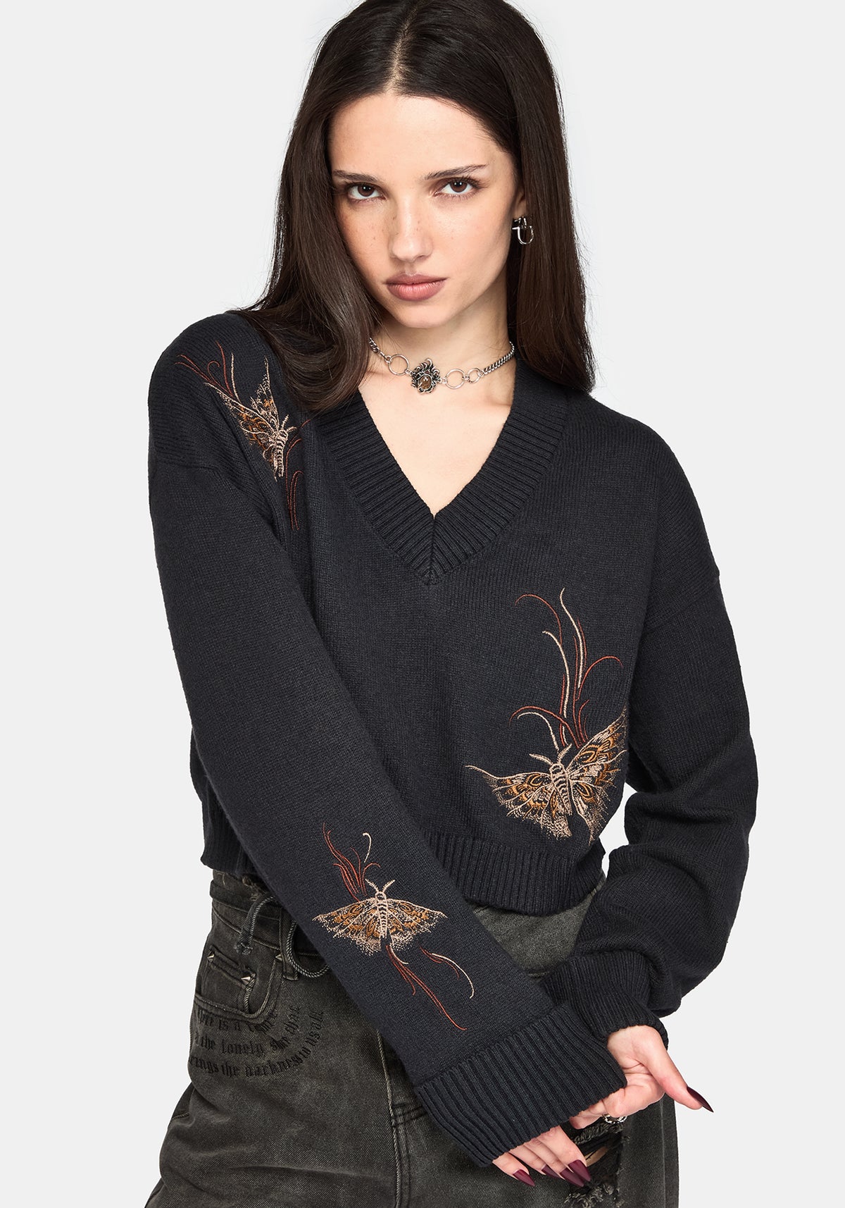 Ember Moth Bestickt V-Hals Strick Pullover