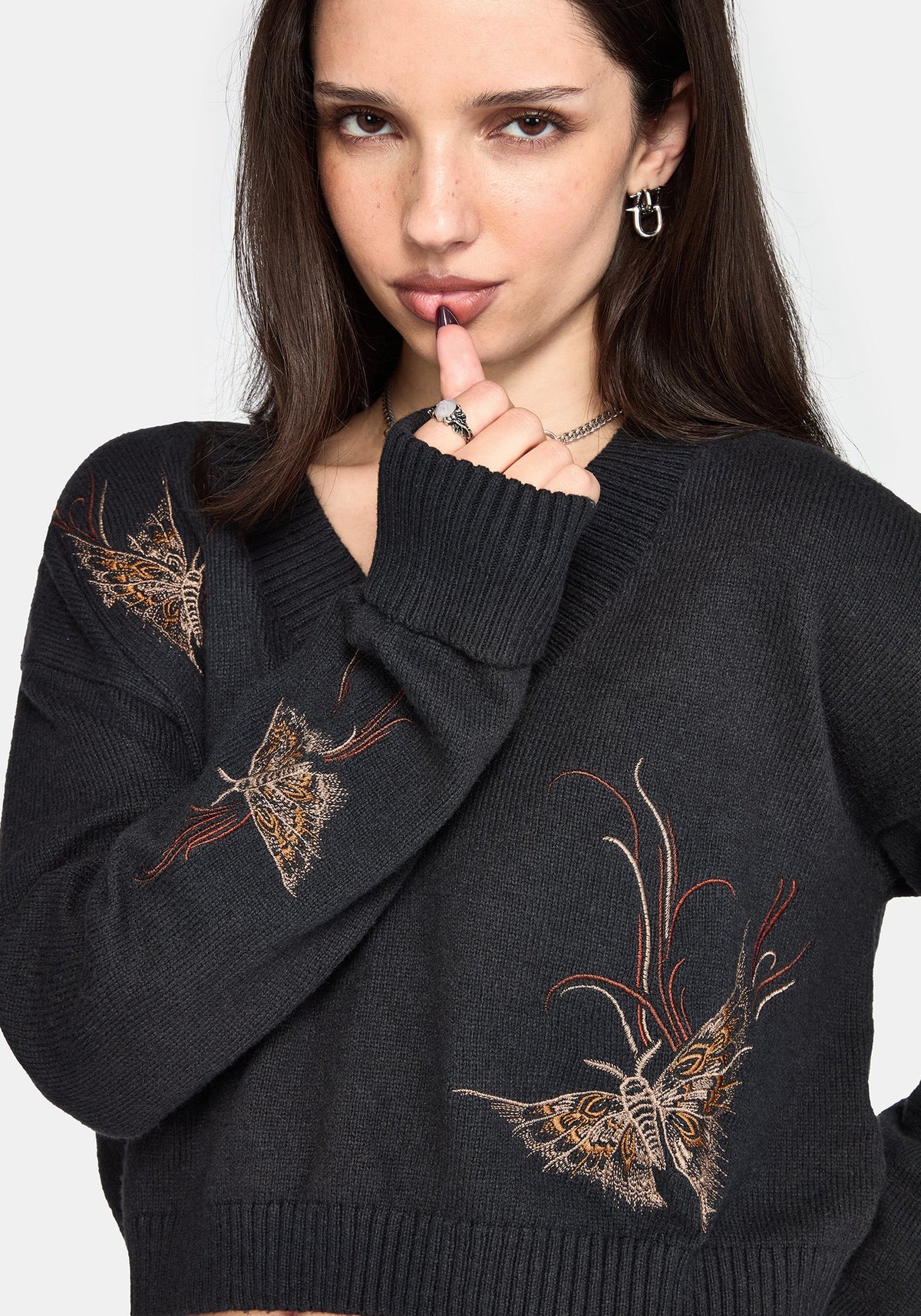Ember Moth Bestickt V-Hals Strick Pullover