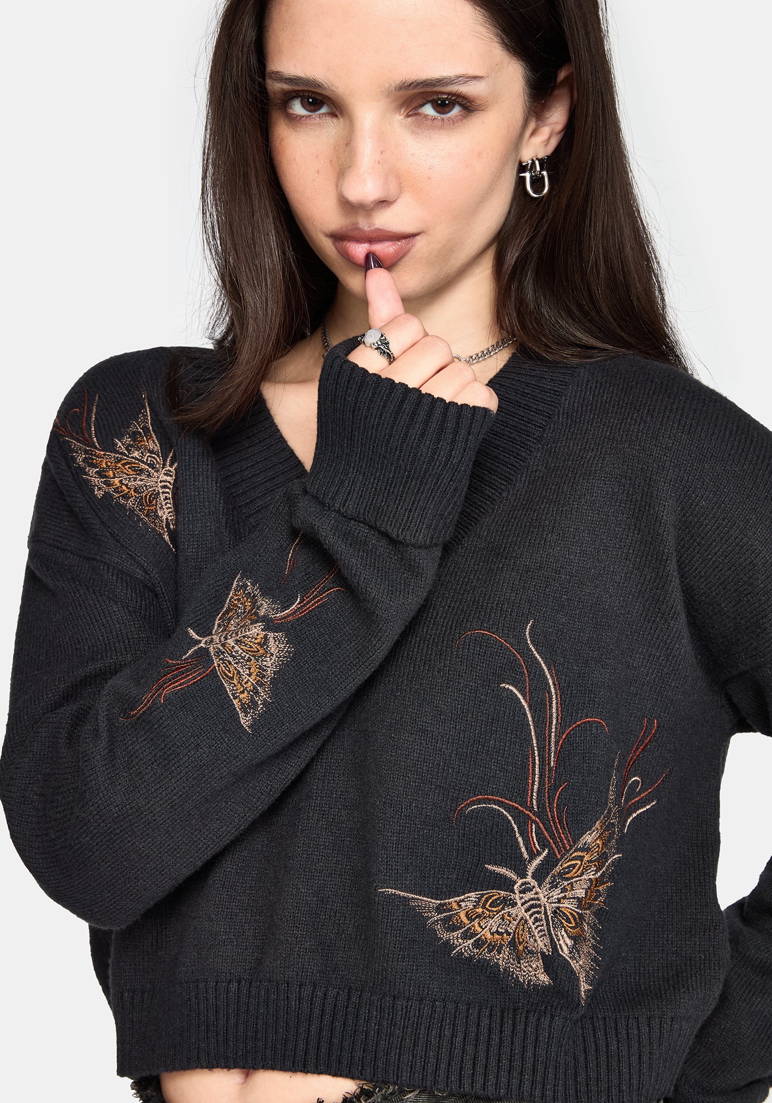 Ember Moth Bestickt V-Hals Strick Pullover