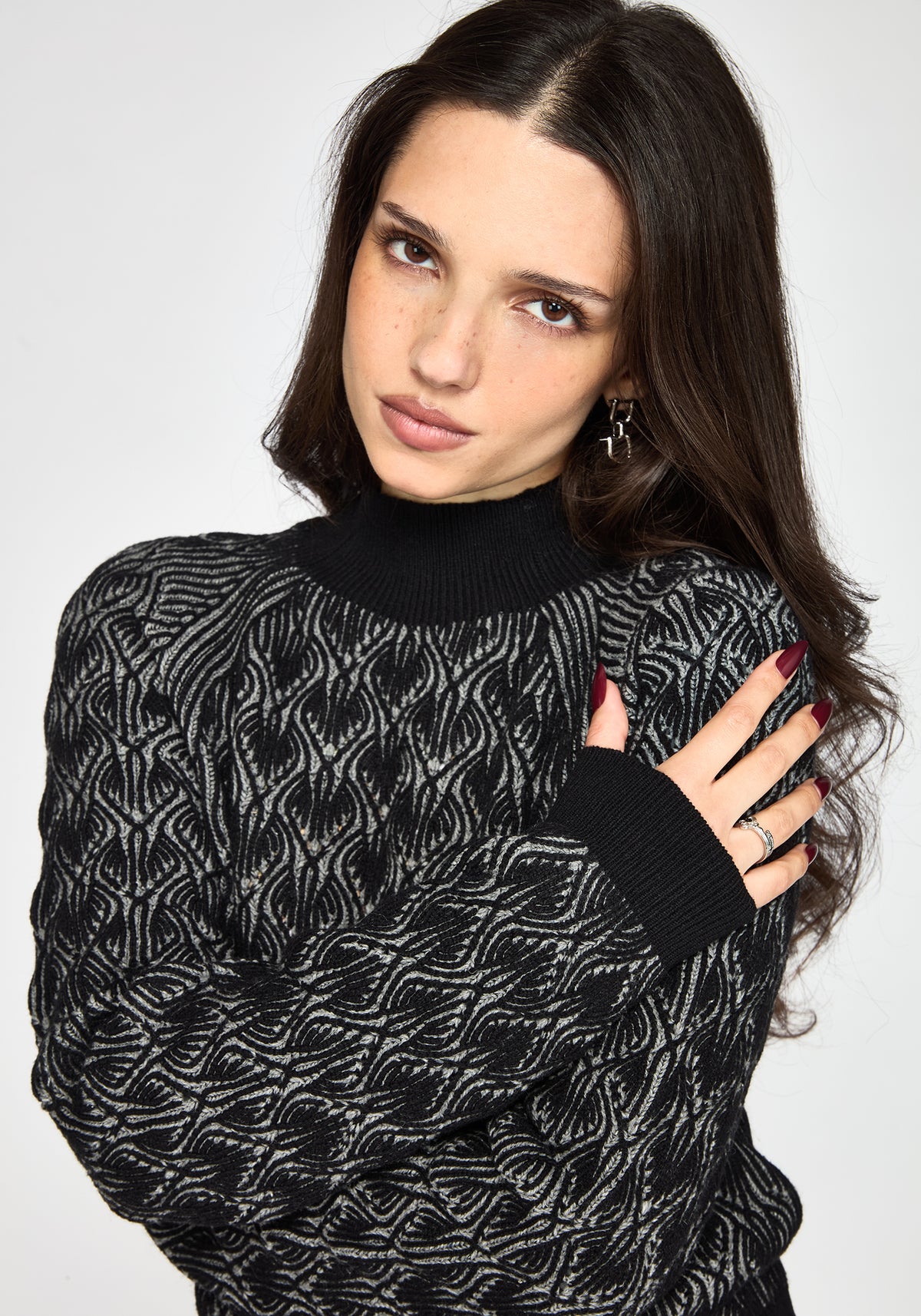 Edna Baumwolle Leaf Gerippt Funnel Hals Pullover - Schwarz