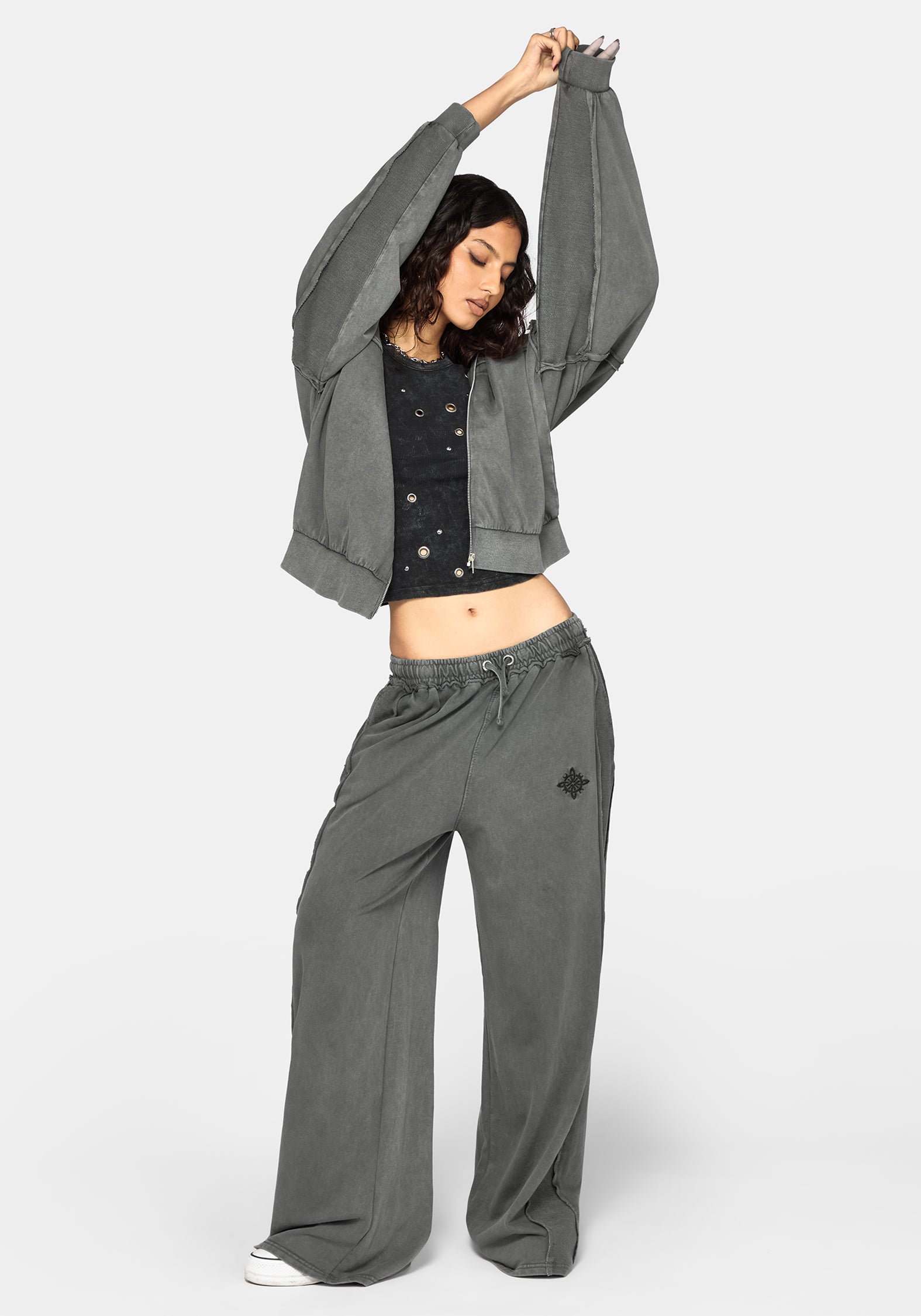 Mio Witches Knot Distressed Seam Hoody