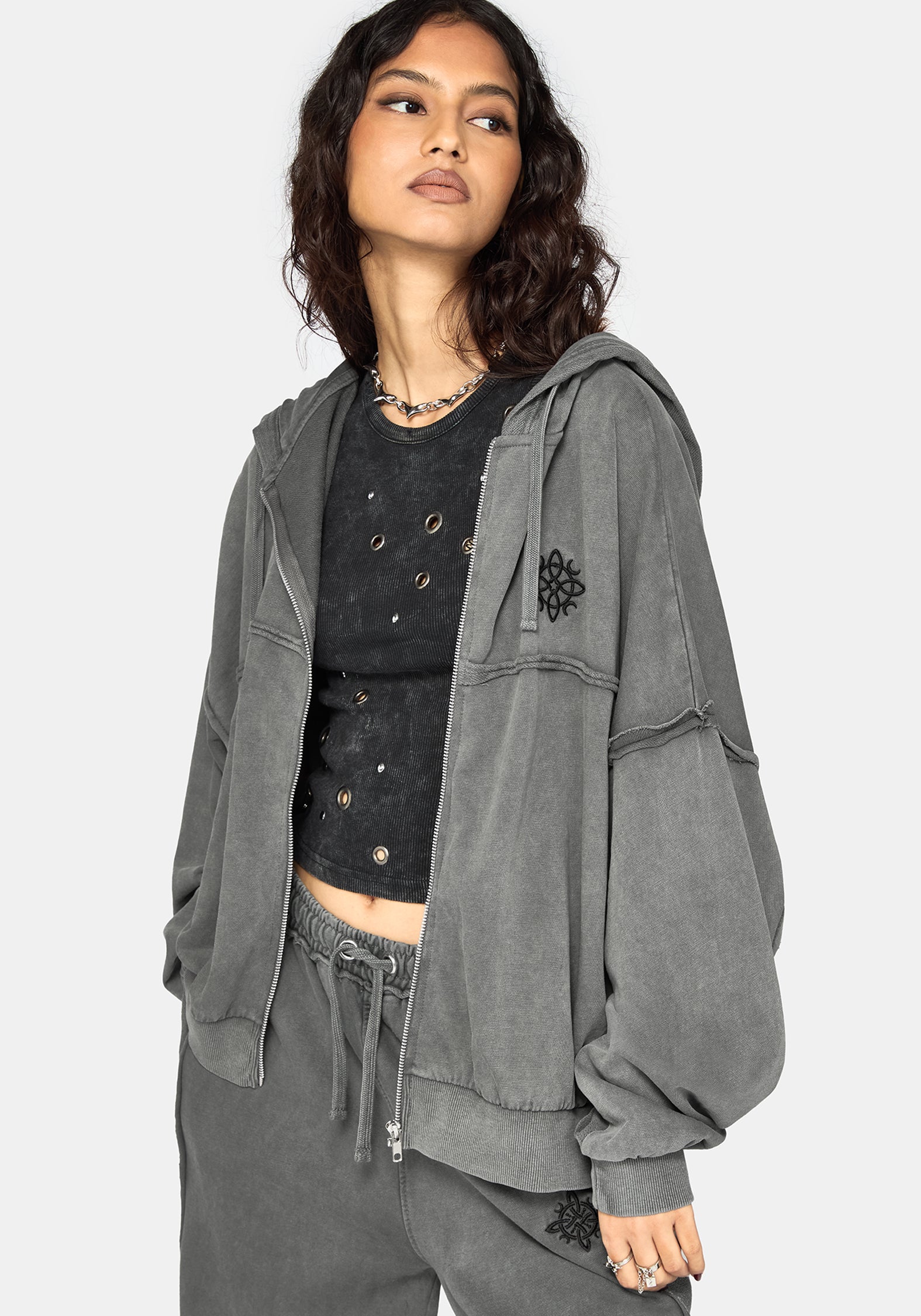 Mio Witches Knot Distressed Seam Hoody