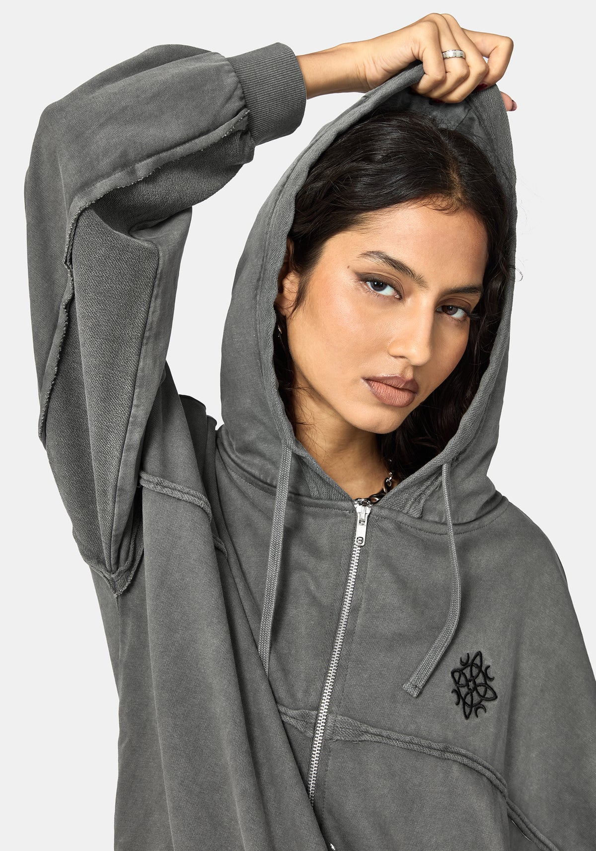 Mio Witches Knot Distressed Seam Hoody