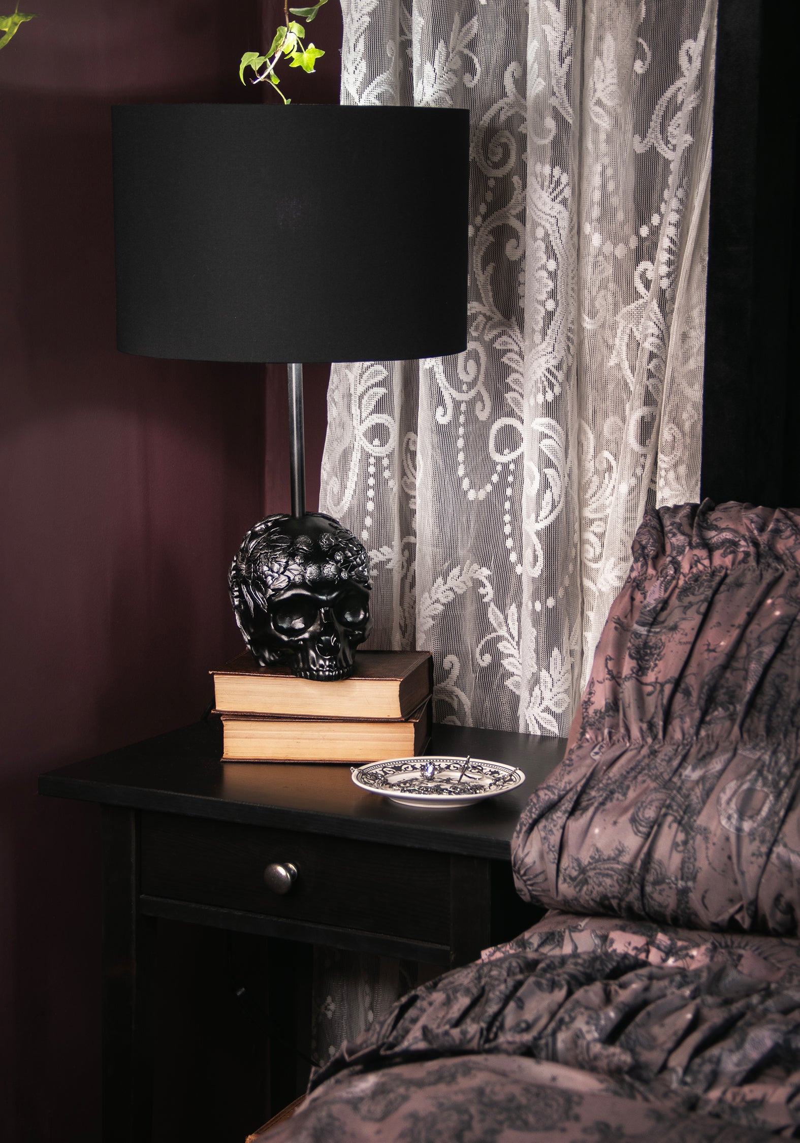 Vellume Skull Lamp - Disturbia X The Blackened Teeh