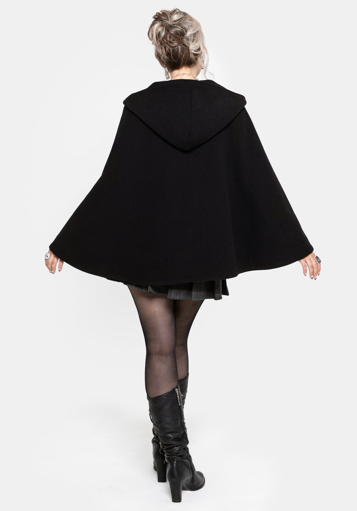 Althea Mit Kapuze Spider Pin Detail Cape