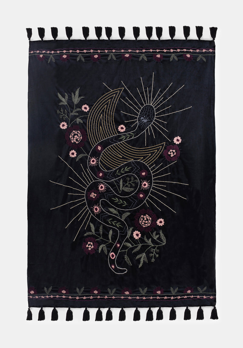 Kobra Embroidered Snake Blanket